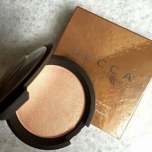 Becca x Jaclyn Hill ORIGINAL Champagne Pop - NEW